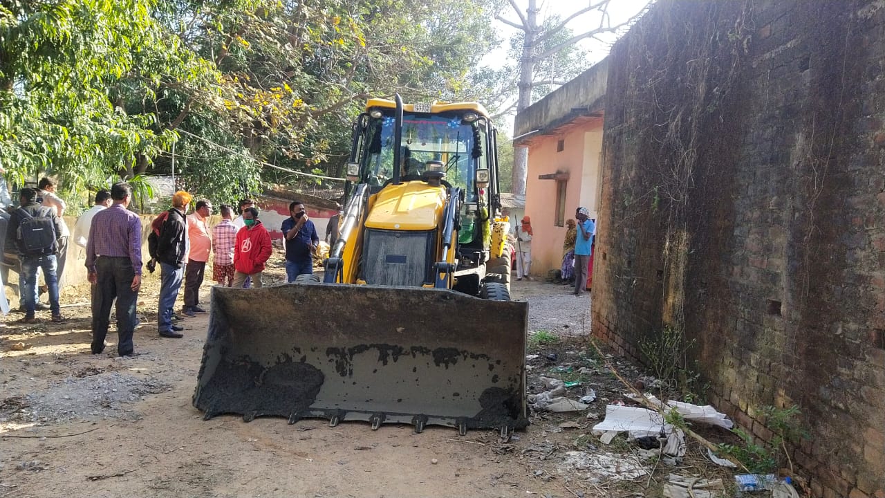 Photo of नगर पंचायत पिथौरा ने की अतिक्रमण के खिलाफ कार्यवाही।