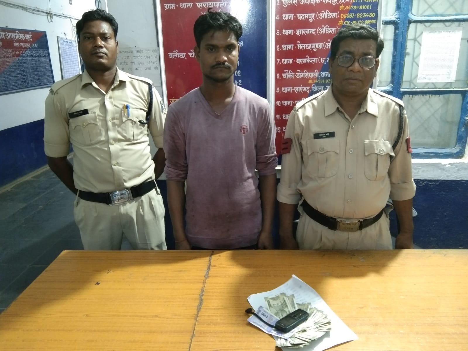 Photo of 15600रुपये नगद के साथ एक IPL सटोरिया चढ़ा पुलिस के हत्थे।