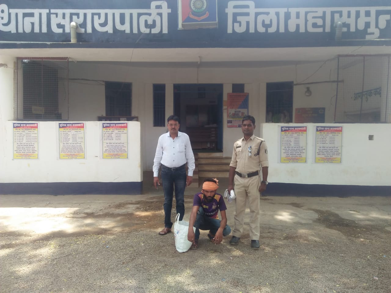 Photo of 15 लीटर हाथ भट्टी की कच्ची शराब के साथ एक आरोपी गिरफ्तार।