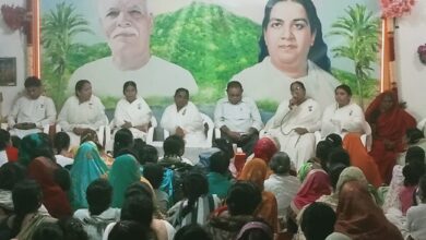 Photo of वीर ब्रह्माकुमार भाईयो को श्रद्धांजलि देने लगी भीड़