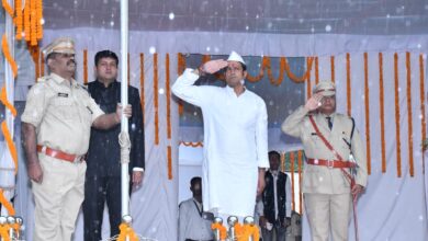 Photo of गरियाबंद में संसदीय सचिव विकास उपाध्याय ने ध्वजारोहण कर परेड की ली सलामी…