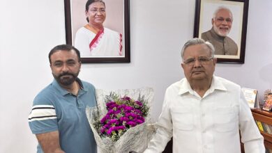 Photo of पूर्व मुख्यमंत्री डॉक्टर रमन सिंह से मिले नगर पालिका अध्यक्ष गफ्फू मेमन….