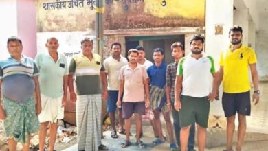 Photo of ग्राम मुंधा में राशन वितरण को लेकर ग्रामीणों में गहरी नाराज़गी……
