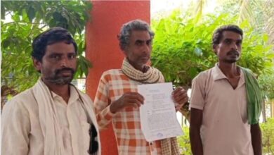Photo of गांव में तीन परिवारों का सामाजिक बहिष्कार…प्रशासन से इंसाफ की मांग
