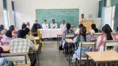 Photo of पत्रकारिता इंटर्नशिप का समापन समारोह : बागबाहरा कॉलेज में विद्यार्थियों को वितरित किए गए प्रमाण-पत्र