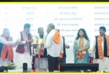 Photo of सम्मान मंच पर गूंजा असंतोष की गूंज — भाजपा के कद्दावर नेता अजय चंद्राकर ने किया सम्मान लेने से इनकार