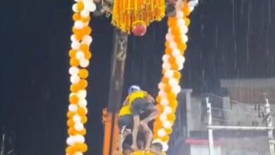 Photo of राम हिन्दू संगठन द्वारा पारंपरिक हांडी फोड़ में उमड़ा उत्साह