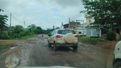 Photo of जनता की मांग : श्रेय ले लो साहब, लेकिन सड़क बनवा दो।”
