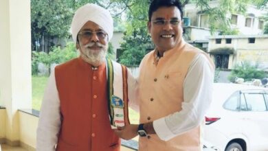 Photo of धूमधाम से मनाया कांग्रेस के कद्दावर नेता गुरुमुख सिंह होरा का जन्मदिन   विधायक ओंकार साहू ने भेंट किया कांग्रेस गमछा, लिया आशीर्वाद