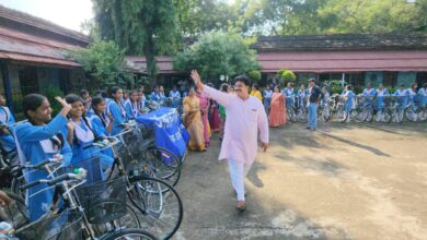 Photo of मुख्यमंत्री सरस्वती सायकल वितरण योजना के तहत 70 छात्राओं को मिली सायकलें