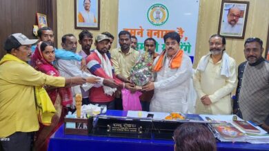 Photo of दीपावली से पहले माटी शिल्पियों को मिली सौगात – महापौर रामू रोहरा ने किया विद्युत चाक का वितरण