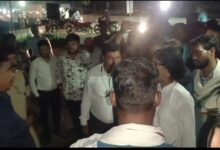 Photo of लोकतंत्र का चौथा स्तंभ आहत :  पुलिस अधिकारी के व्यवहार पर उठे सवाल