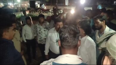 Photo of लोकतंत्र का चौथा स्तंभ आहत :  पुलिस अधिकारी के व्यवहार पर उठे सवाल