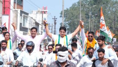 Photo of धमतरी पहुंचे उदय भानु चिब: अर्जुनी चौक मे कार्यकर्ताओं ने किया भव्य स्वागत, बोले- बीजेपी कर रही जनता का शोषण