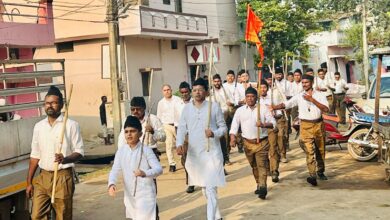 Photo of राष्ट्रीय स्वयंसेवक संघ अपने सौवें स्थापना दिवस पर विजयादशमी उत्सव मना कर घर घर जगा रहा हैं राष्ट्रभक्ति की अलख
