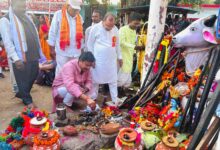 Photo of धमतरी विधायक ओंकार साहू ने भटगांव में मवली माता के दर्शन कर किया मातर महोत्सव का शुभारंभ