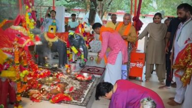 Photo of धीरेन्द्र शास्त्री धमतरी पहुंचकर मां अंगारमोती का लिया आशीर्वाद