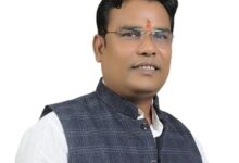 Photo of धनतेरस के अवसर पर विधायक ओंकार साहू ने की क्षेत्र में खुशहाली और एकता की कामना”