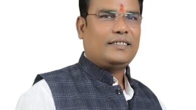 Photo of धनतेरस के अवसर पर विधायक ओंकार साहू ने की क्षेत्र में खुशहाली और एकता की कामना”