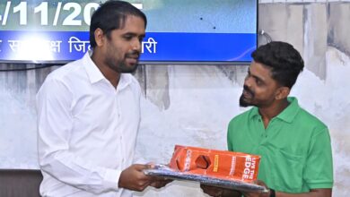 Photo of दिव्यांग खिलाड़ी सत्यांशु दीप का नेशनल बास्केटबॉल कोचिंग कैंप हेतु चयन, कलेक्टर ने किया सम्मानित….