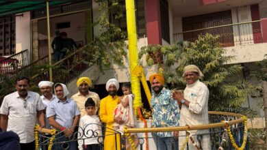 Photo of रावां गुरूद्वारा में मत्था टेककर समाज में आपसी प्रेम, भाईचारा एवं खुशहाली हेतू धर्मप्रेमी पं. राजेश शर्मा ने की प्रार्थना