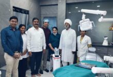 Photo of दांतों की सफाई की नयी तकनीक का हीरा डेंटल  क्लिनिक में होरा जी नें किया शुभारंभ