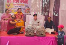 Photo of महापौर के नगाड़े की थाप पर थिरके पत्रकार, होली मिलन में उड़े रंग-गुलाल