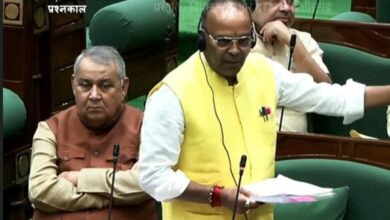 Photo of ओंकार साहू ने प्रश्नकाल में उठाया धमतरी में अवैध प्लाटिंग का मामला…विधायक अजय चंद्राकर के भी इसी प्रश्न के तीखे सवाल पर घिरे मंत्री टंकराम